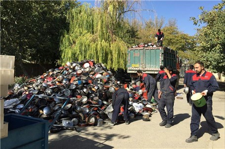 تعویض ظروف فلزی مستعمل برای ساخت مدرسه و خانه بهداشت